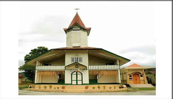 Desain Unik Gedung Gereja Hkbp Pd. Cabe Tangerang